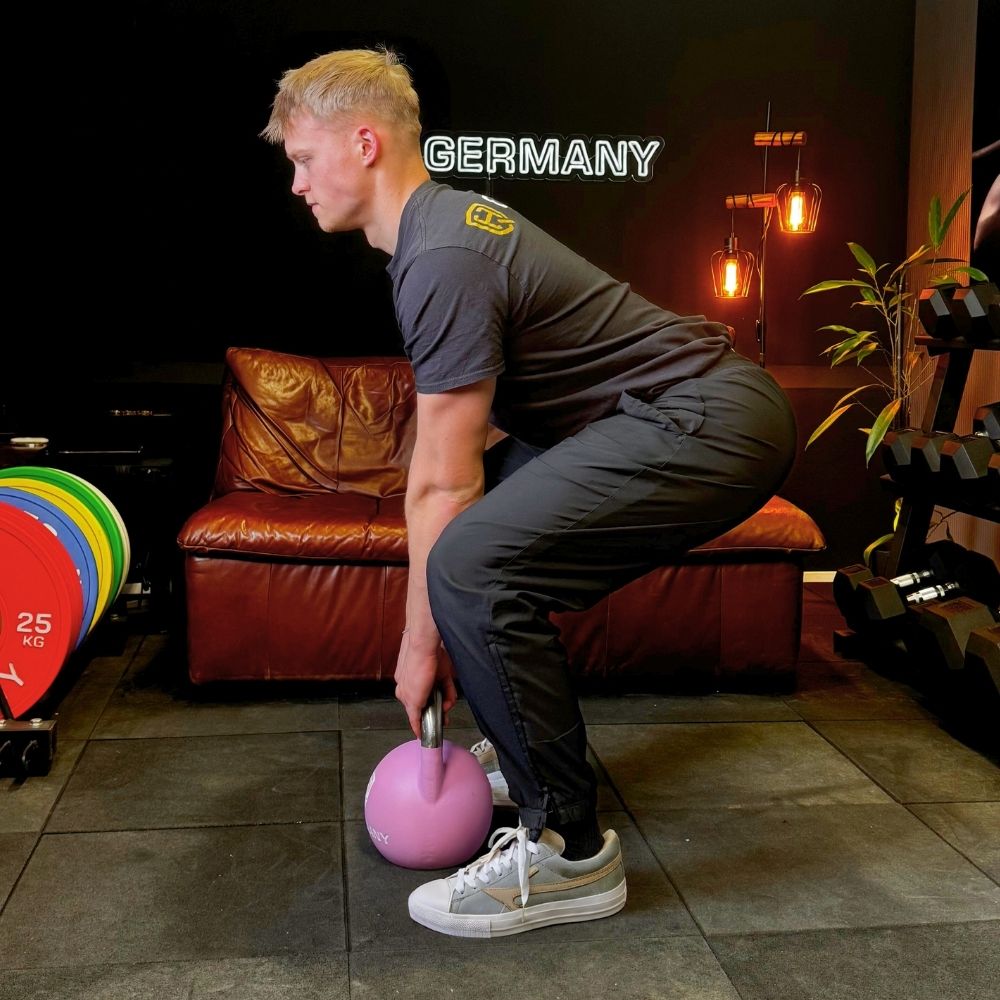 Kettlebell Deadlift: Die Grundlage für Kraft und Stabilität